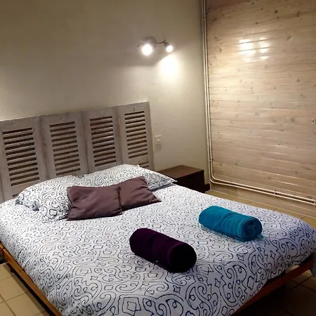 Les Ecureuils Apartment *